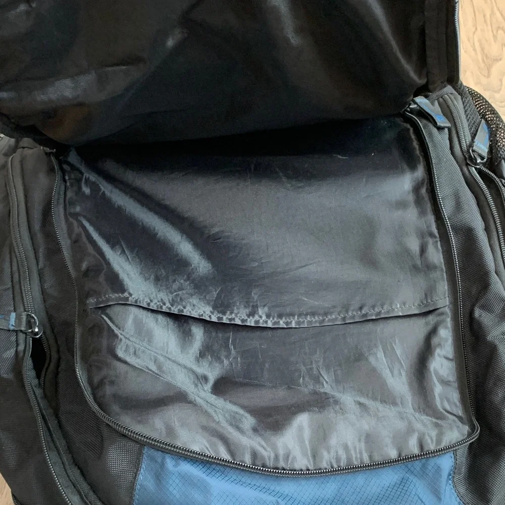 Targus 17’’ Laptop Backpack, File Compartment Bag - Picture 5 of 7